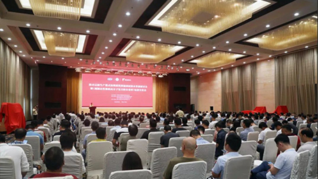 “防水層新生產(chǎn)模式治理建筑滲漏頑癥”防水革新研討會暨《現(xiàn)制水性橡膠高分子復(fù)合防水卷材》標準宣貫會——揚州站成功舉辦